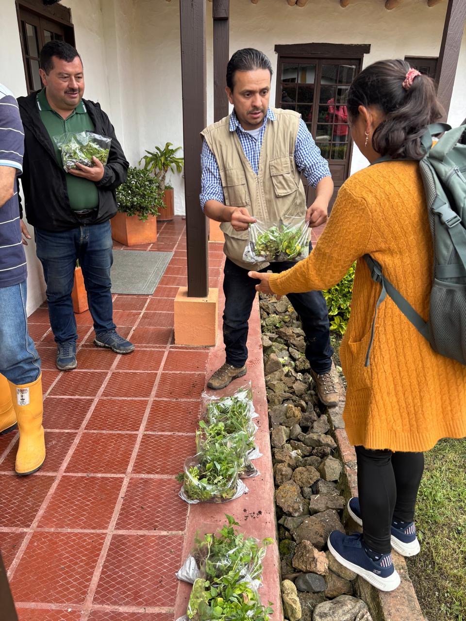 Adjunto capacitacion huertas.jpg