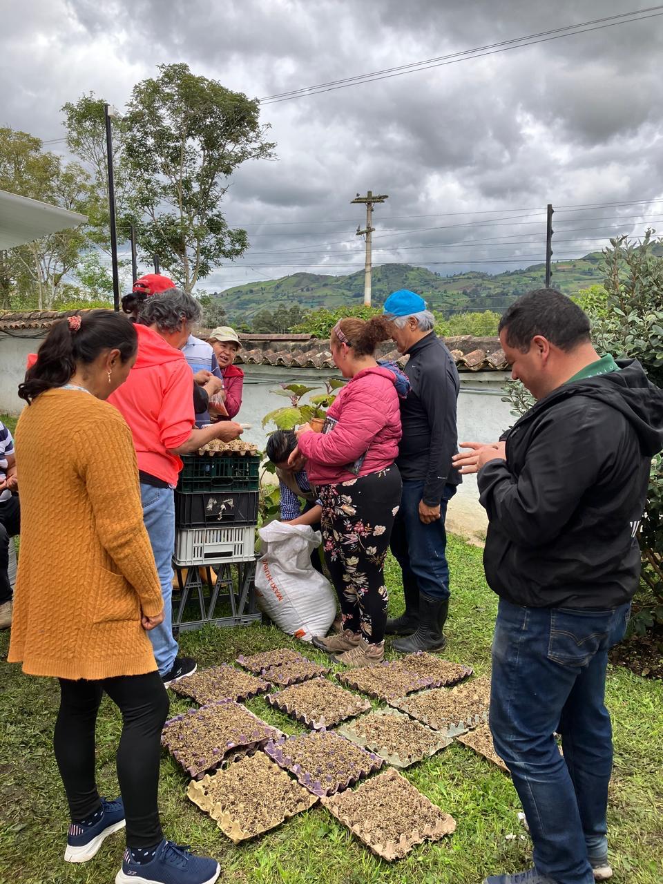 Adjunto capacitacion huertass.jpg